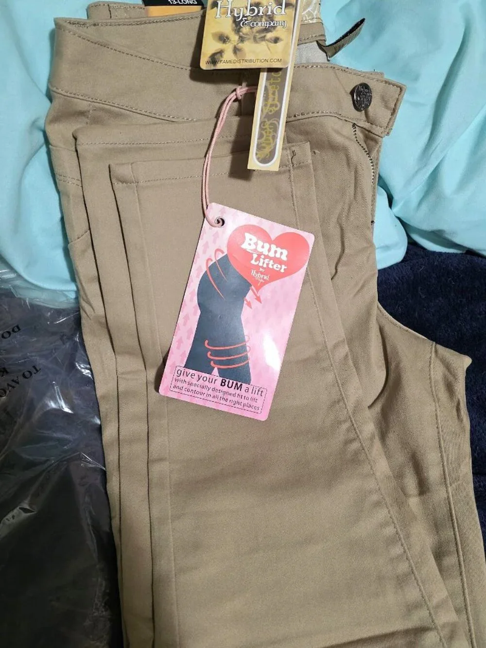 Hybrid & Company Women's Butt Lift Stretch Denim Jean - Picture 2 of 5
